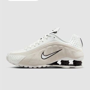 Brand New Nike Shox R4